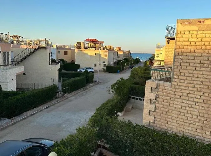 في قريه فينيسيا بالعين السخنه Villa *